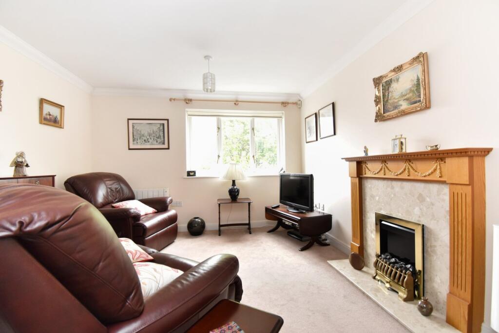 Bridge Street, Walton-on-Thames, KT12 photo 3