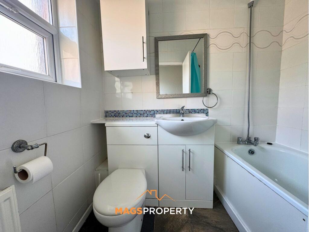 Apartment in Sefton, Liverpool City Region - More