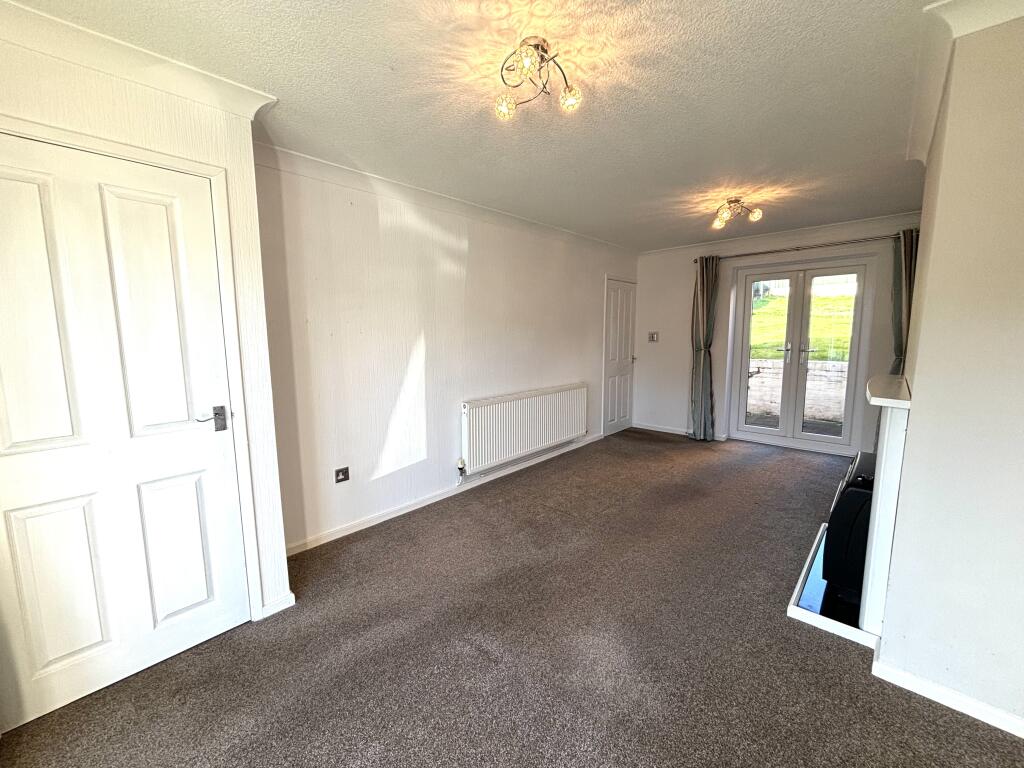 The Roundabout, Longbridge, B31 photo 3