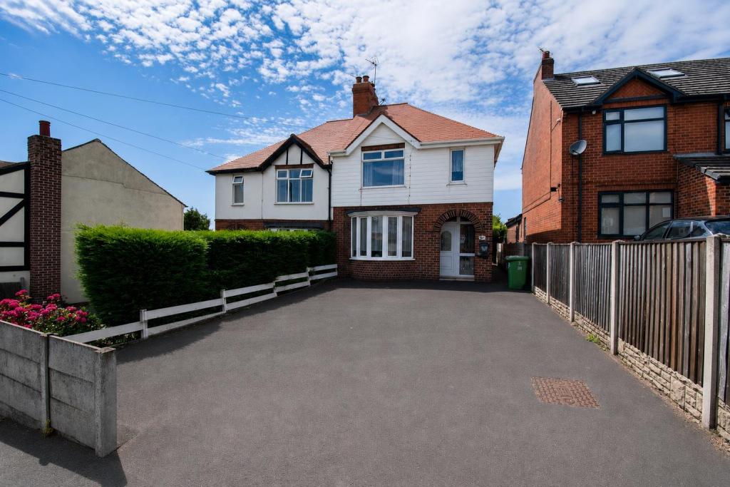 Main image of property: Heanor Road, Codnor, Ripley
