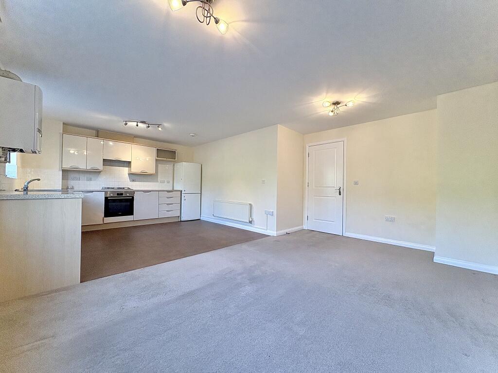 Greenock Crescent, Wolverhampton, WV4 6BJ photo 4