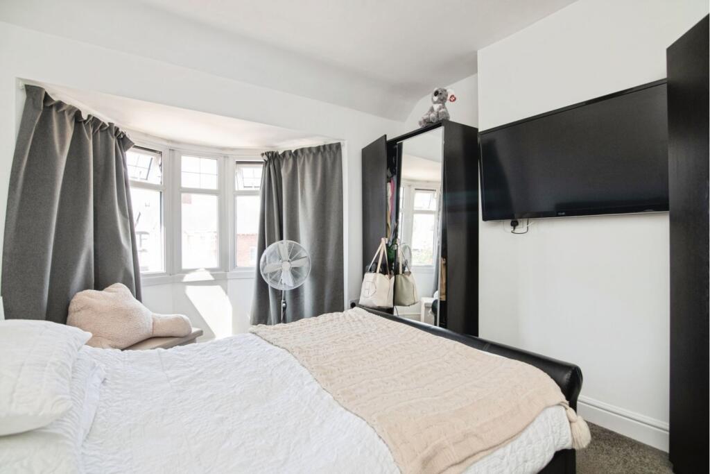 House in Sandwell, West Midlands - View 6