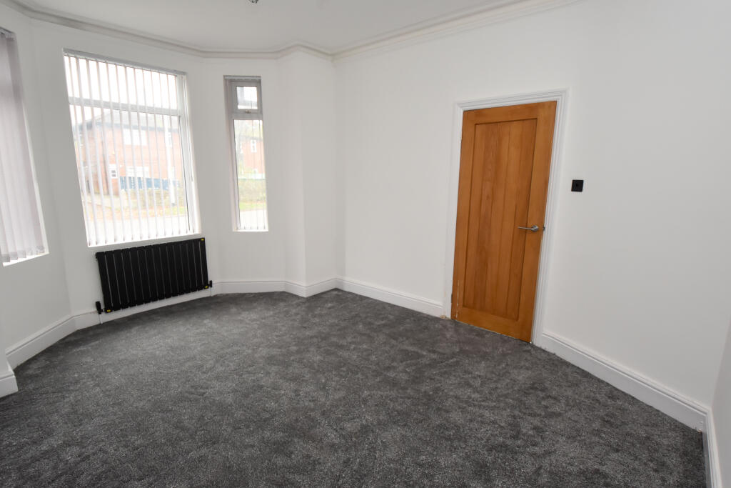 Stretford Road, Urmston, M41 photo 3