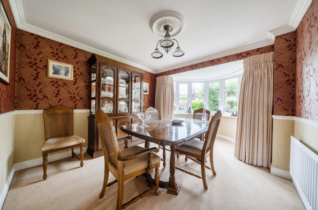 Basingstoke Road, Spencers Wood, Reading - More