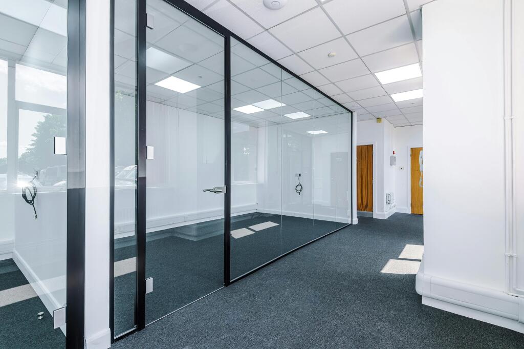 Unit B4, Southmoor Park - Mileway-12.jpg