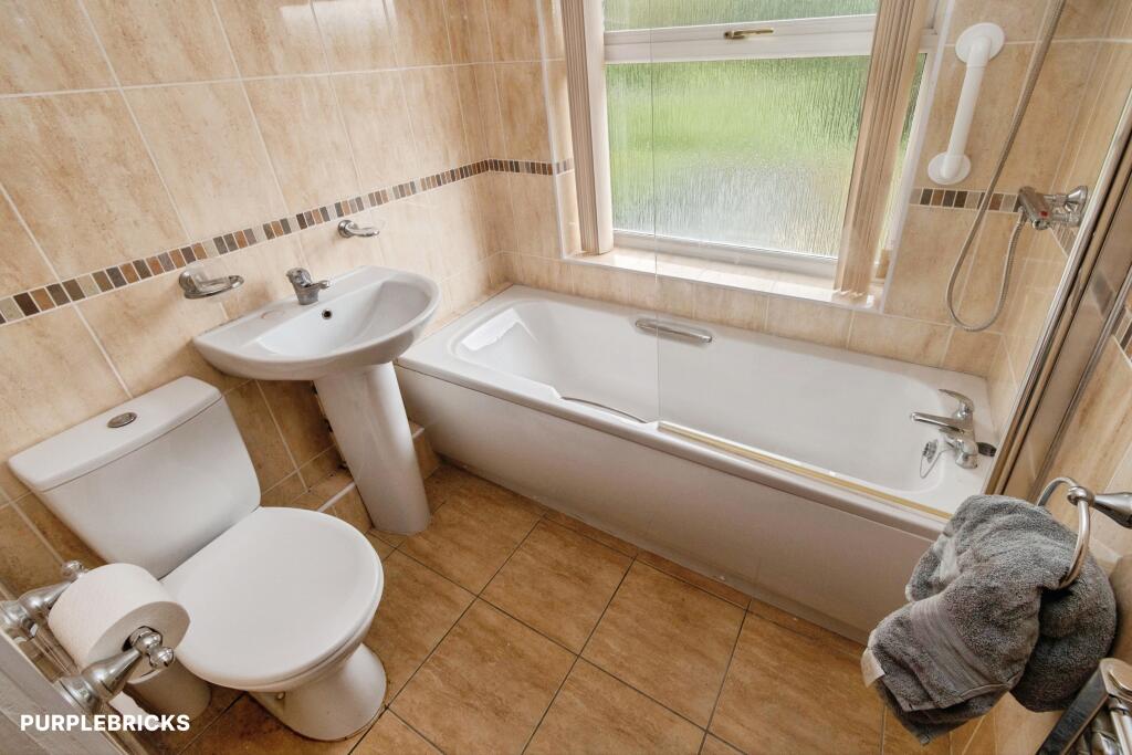 House in Wolverhampton, Fallings Park - View 4
