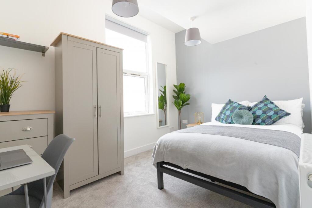 House in Portsmouth - View 5
