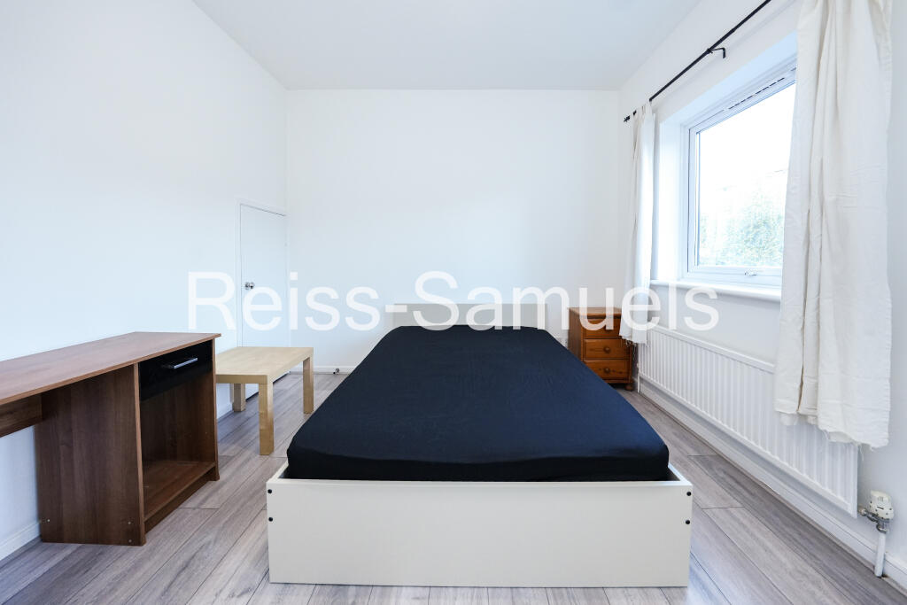 5 bedroom town house for rent