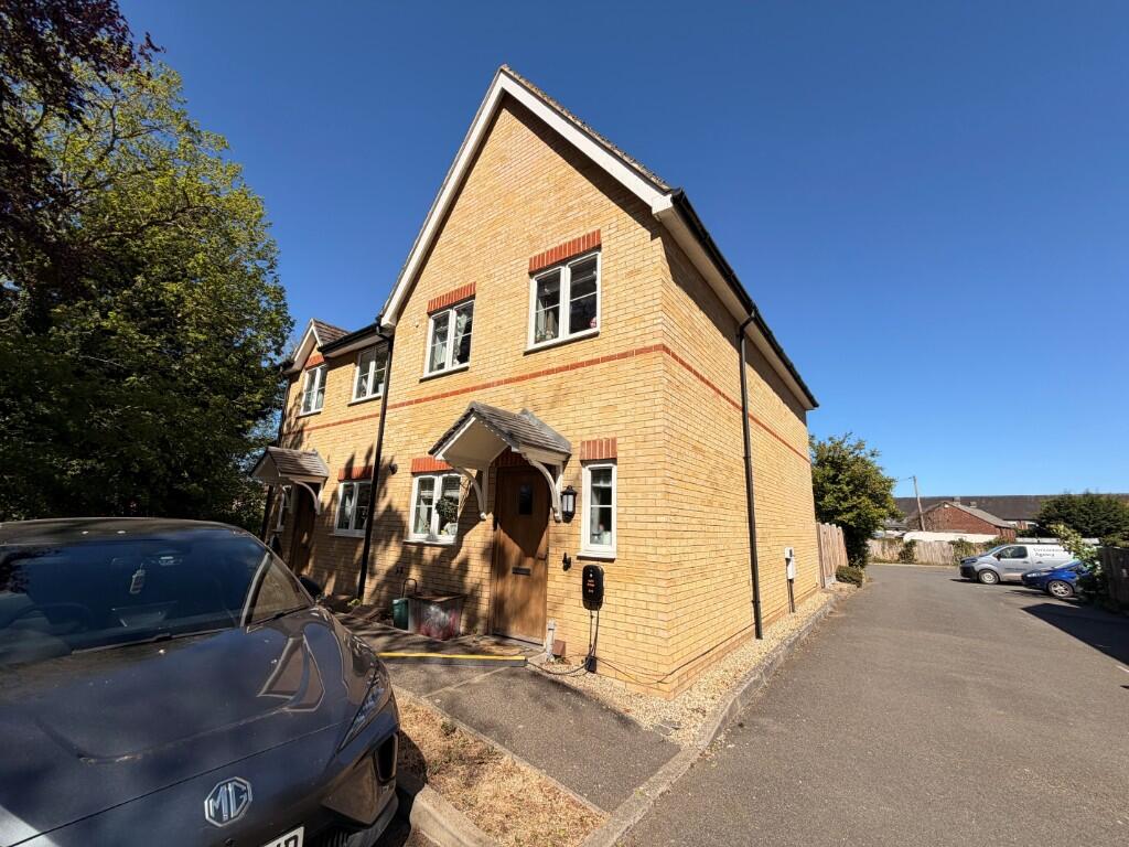Main image of property: Charlton Close, Sible Hedingham CO9 3QF