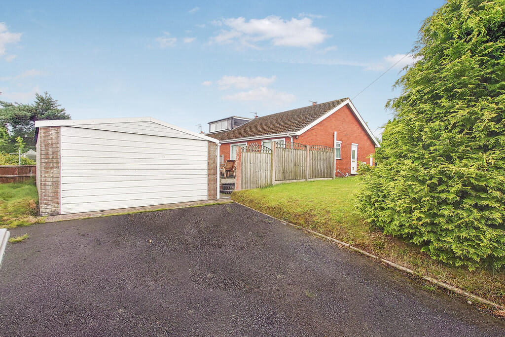 Brieryhurst Road, Kidsgrove, Stoke-on-Trent photo 2