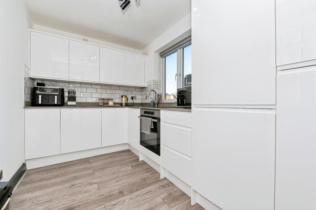 Clifton Road, Gravesend, DA11 - View 3