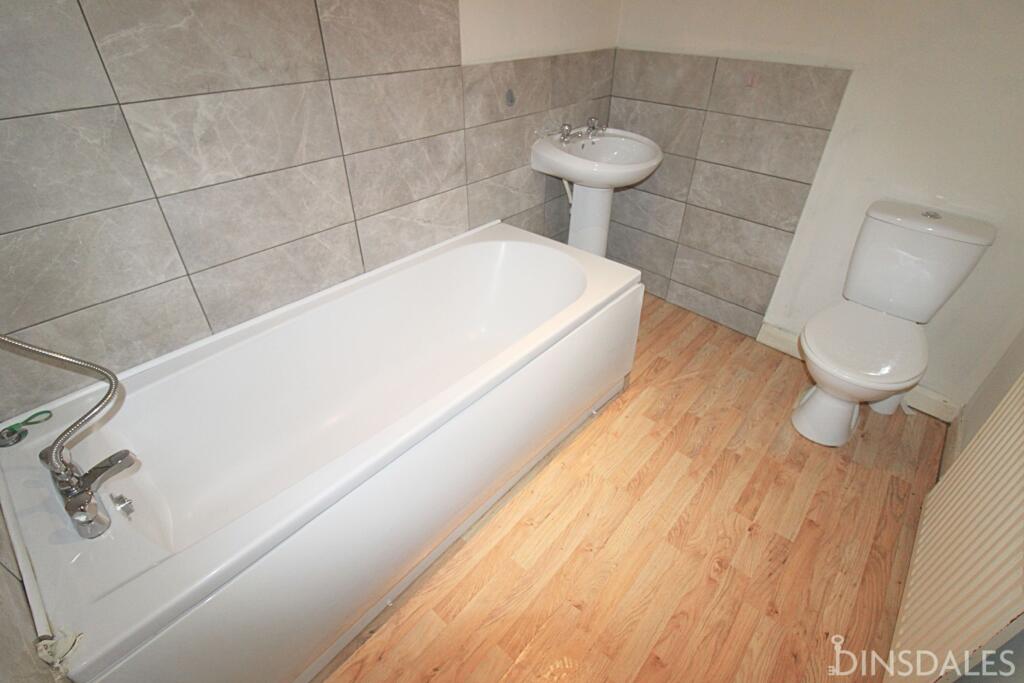 House in Bradford, West Yorkshire - View 4