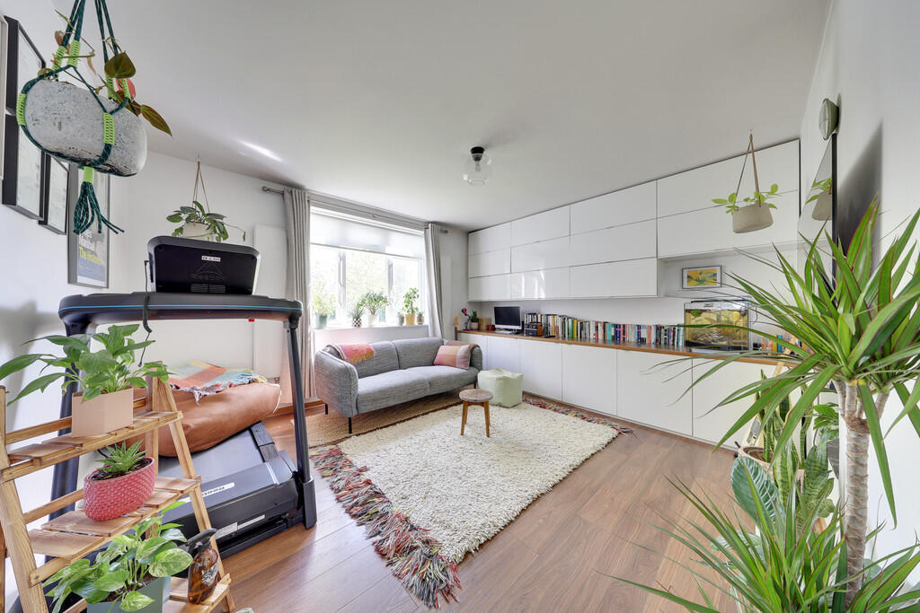 Apartment in Orpington, Scadbury, St Paul's Cray - View 2