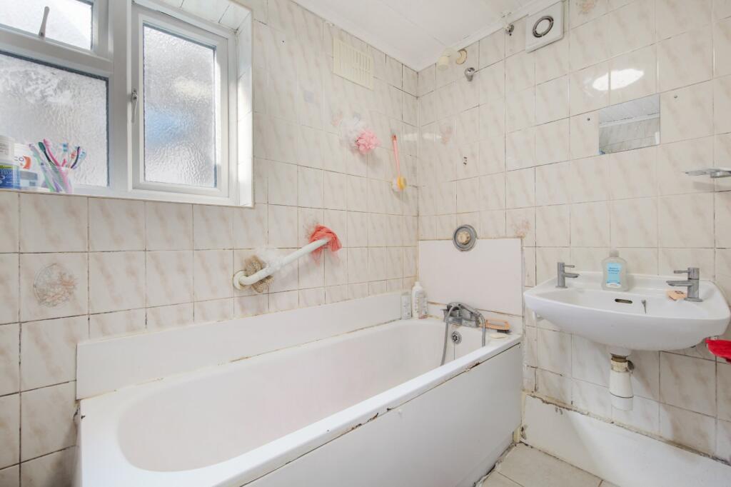 House in London, Glyndon, Plumstead - More