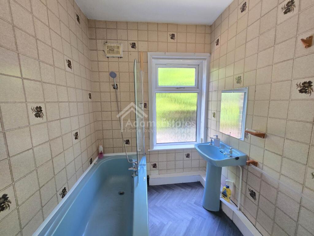 House in Kirklees, West Yorkshire - More