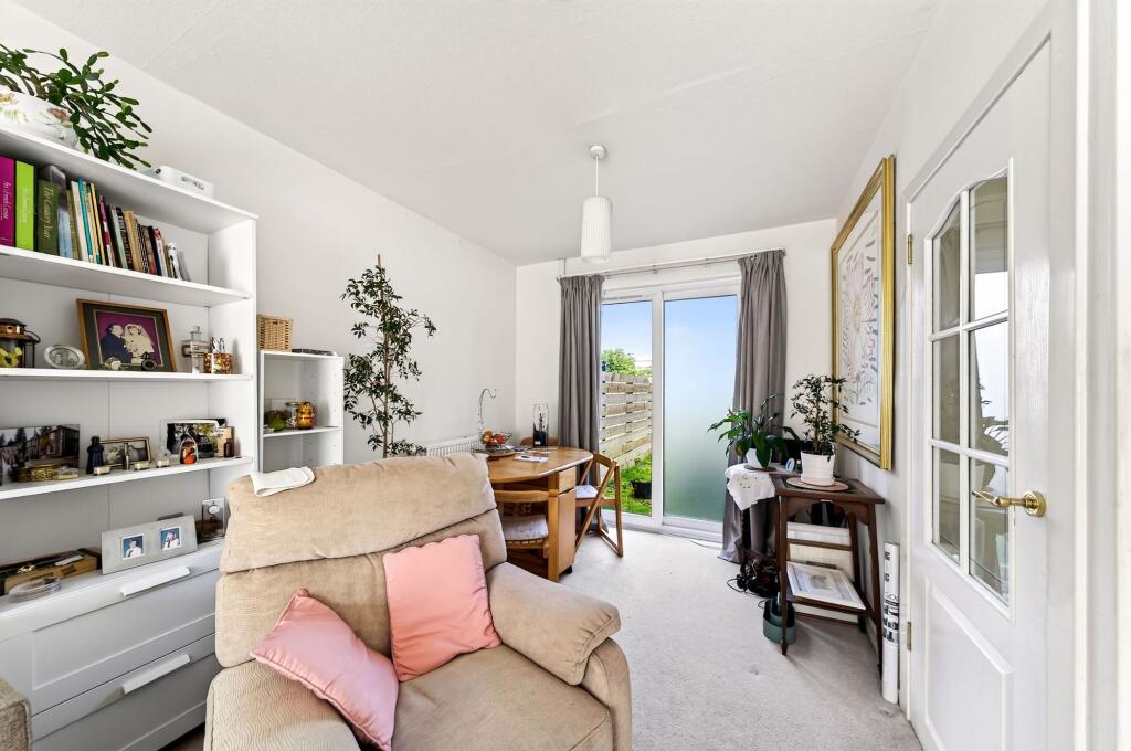 House in Falkirk, Callendar Park, Woodlands - View 5