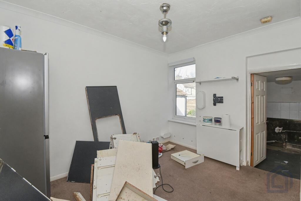 Flat 2, 34 East Hill, Dartford, DA1 1RZ photo 4