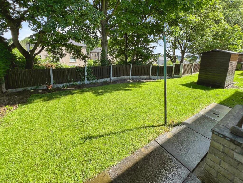 Apartment in Bradford, Bank Top, Eccleshill - View 3