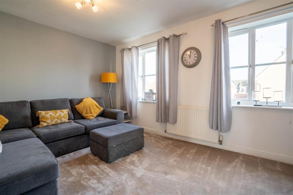 3, Milnes Way, Carlton Colville, Lowestoft photo 3