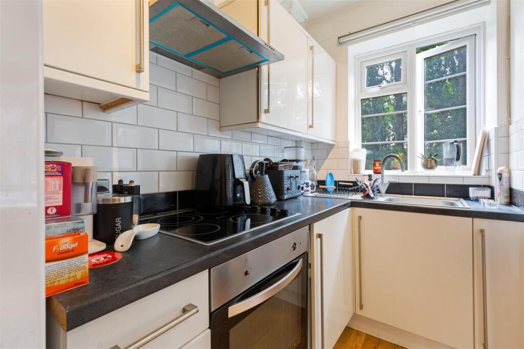 Apartment in London - More