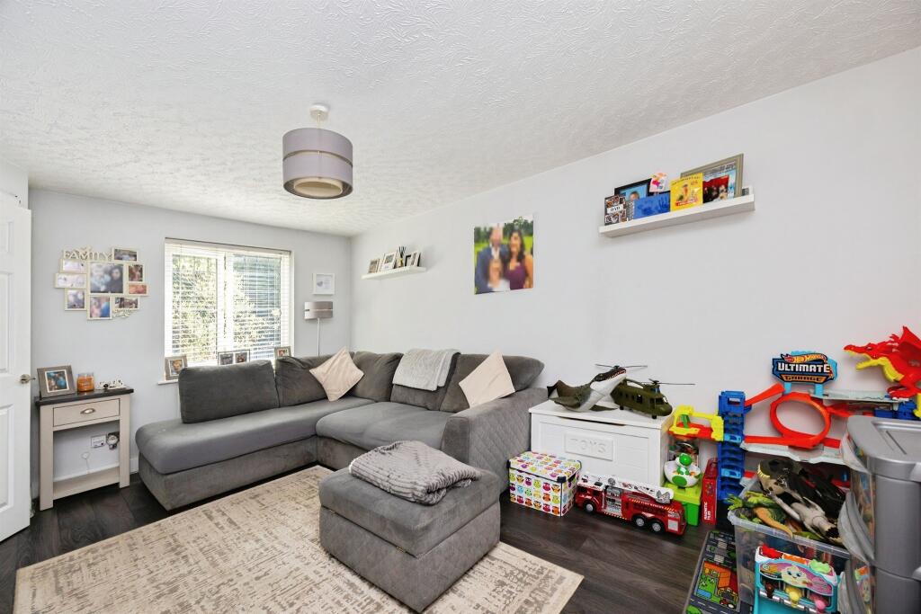 House in Ashford, Park Farm, Kingsnorth - View 4