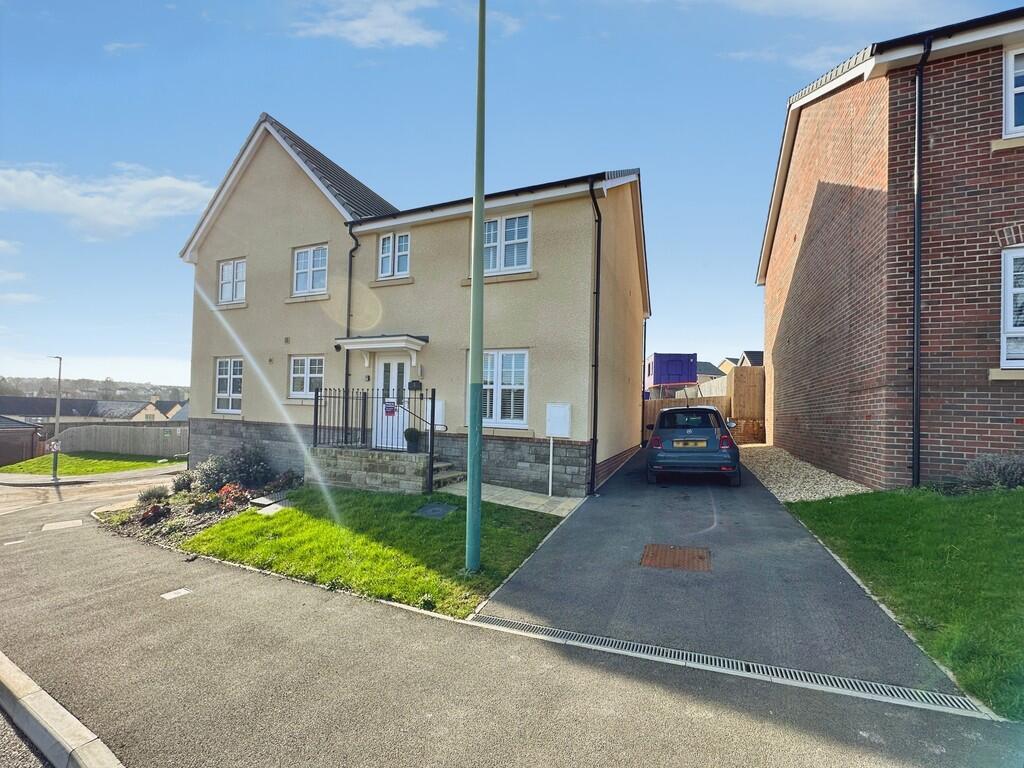 Main image of property: Ffordd Cae'r Ywen, Cwmgelli