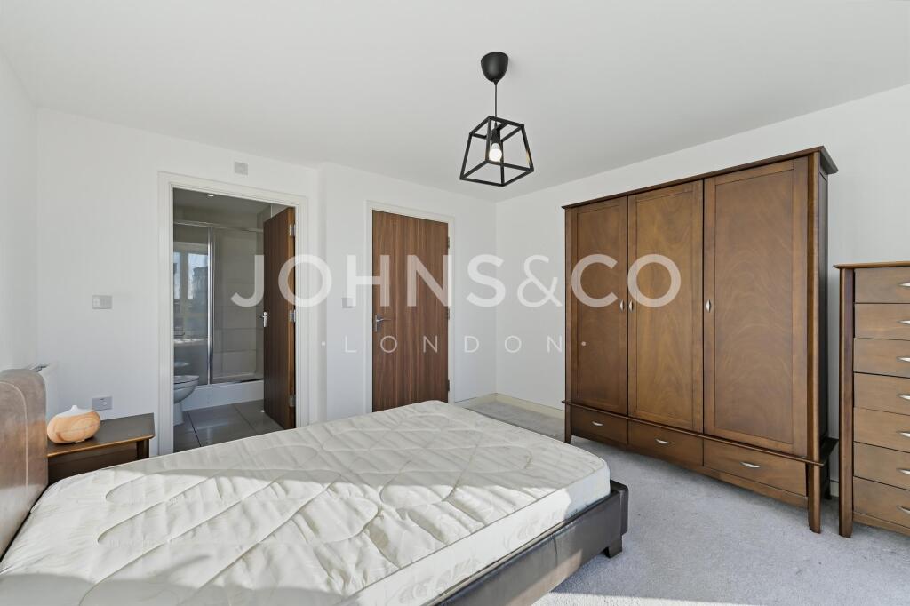 Apartment in Brentford, London Borough of Hounslow - More