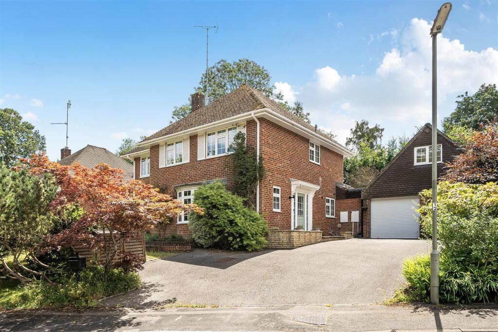 Main image of property: Ash Combe, Chiddingfold