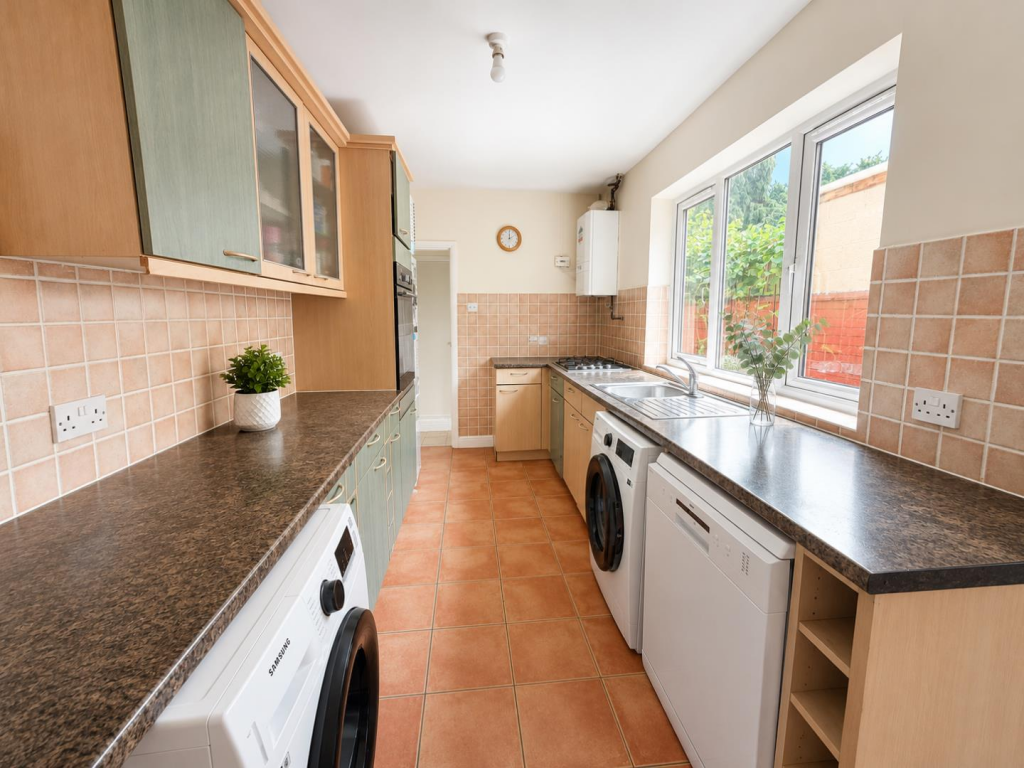 Oliver Street, Poets Corner, Northampton NN2 - View 2