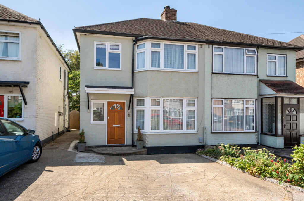 3-bed semi-detached on Braycourt Avenue, Walton On Thames, Surrey, KT12, £520,000