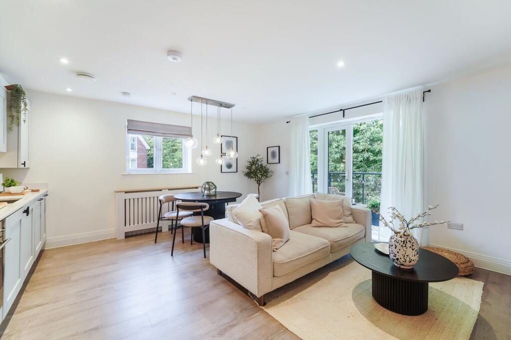 Apartment in Epsom and Ewell, West Ewell - View 4