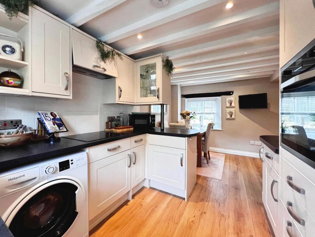 House in Worcester - View 4