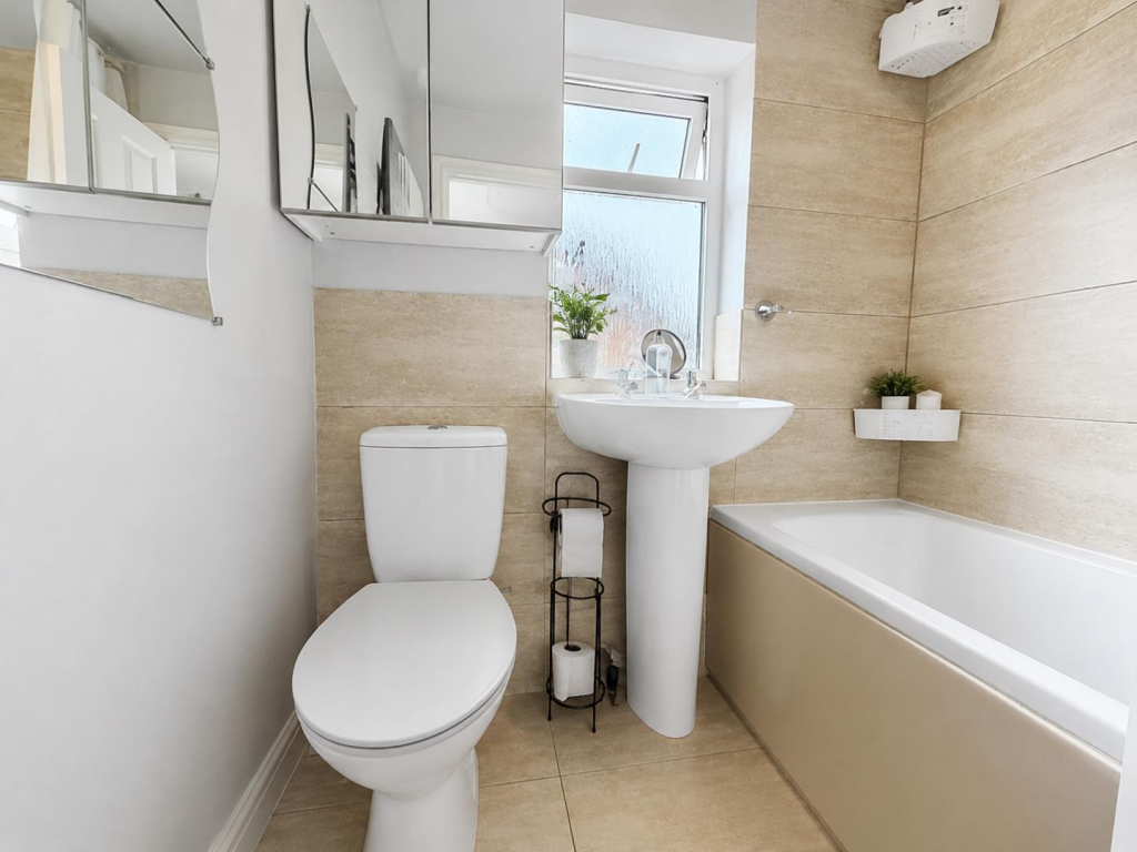 House in Northampton - View 5