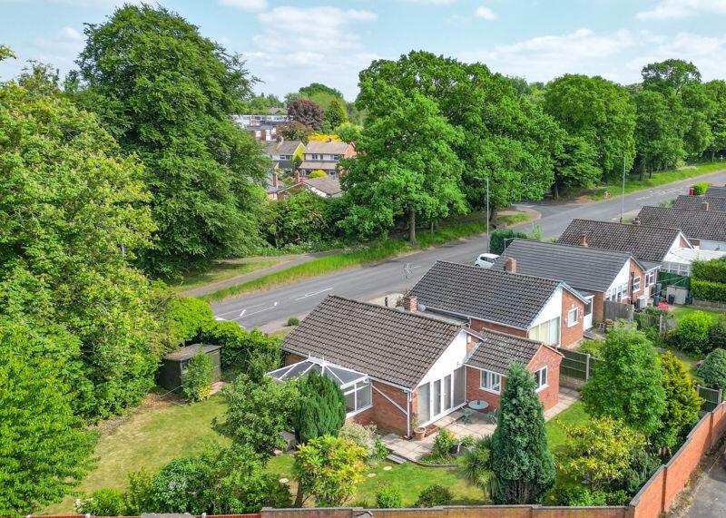 2-bed detached on Netherstowe, Lichfield, WS13 6TN - Impressive Plot Size, £350,000