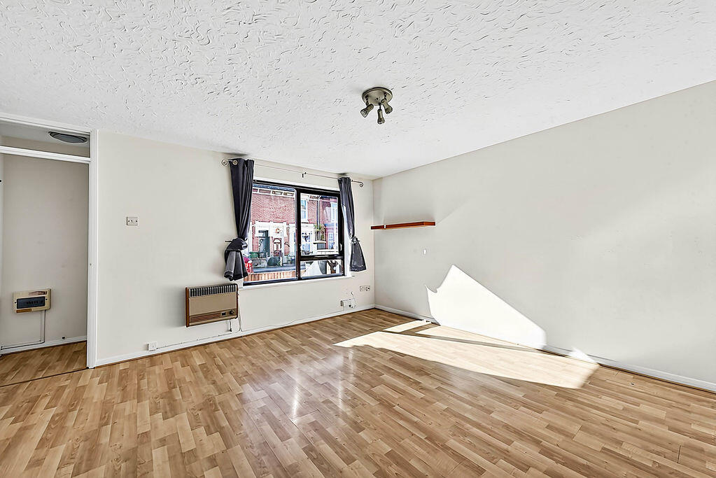 Apartment in Portsmouth - View 5