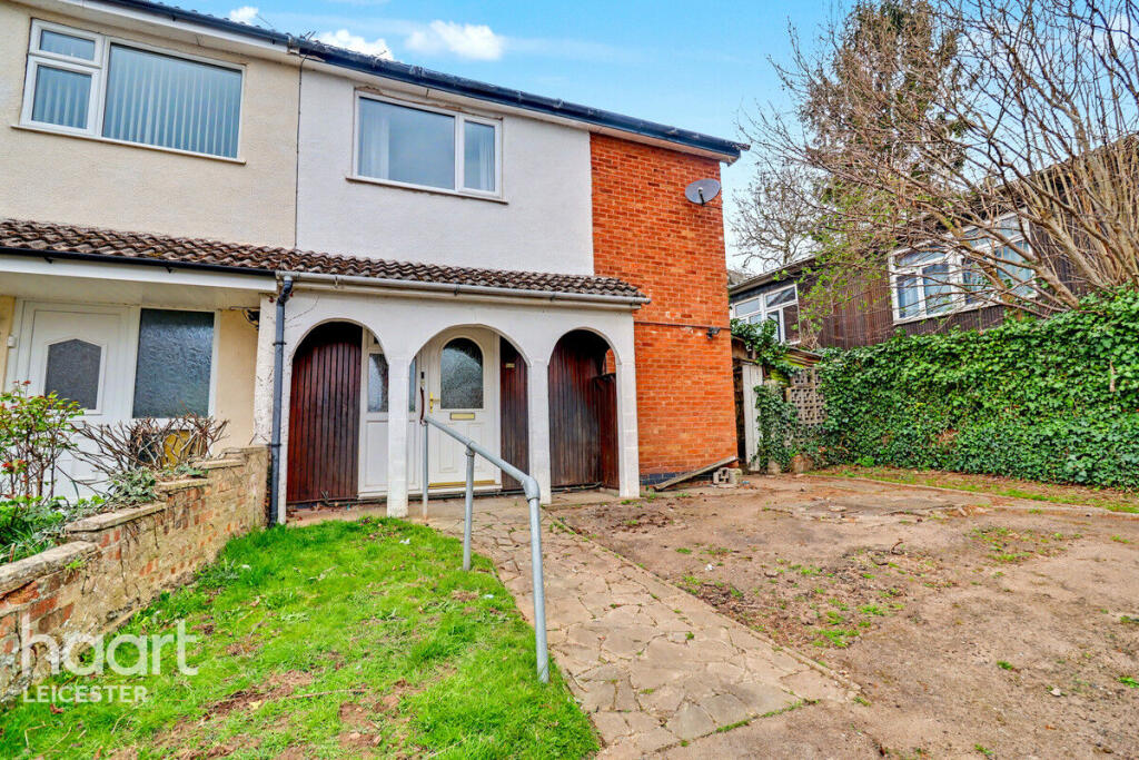 3-bed semi-detached on Farm Close, Leicester, £220,000