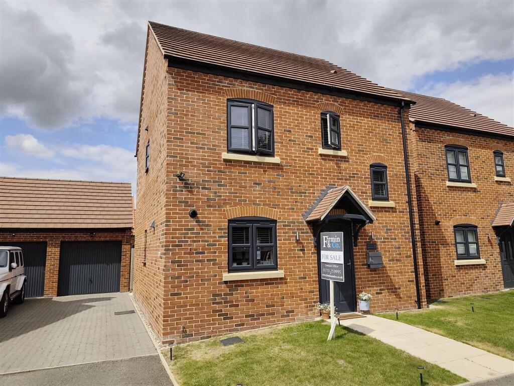 3-bed detached on Centurion Park Roman Road, Moulton Chapel, Spalding, £269,500