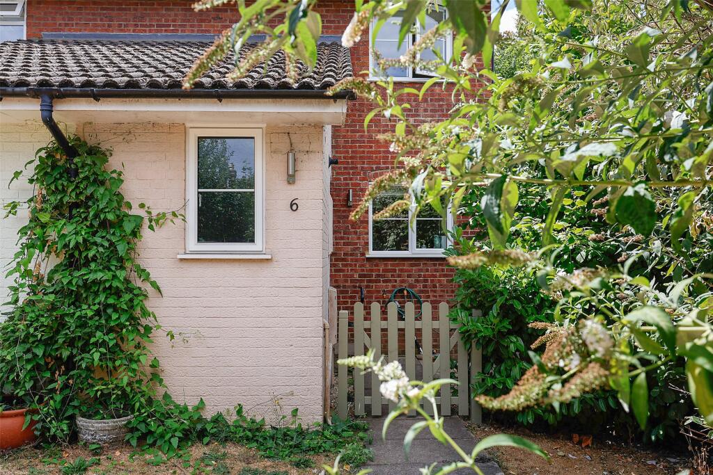 Main image of property: Owen Place, Leatherhead, Surrey, KT22