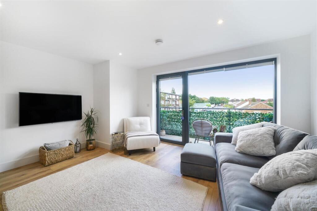 14 Harrowdene Road, Wembley, Middlesex, HA0 2JB photo 4