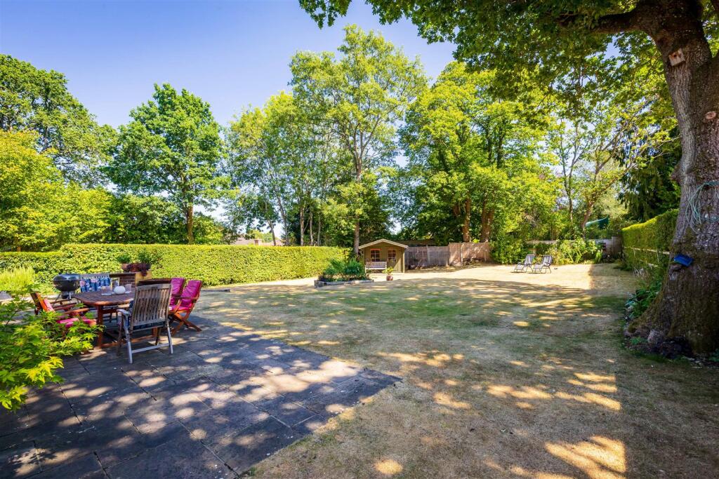 House in Guildford - View 4