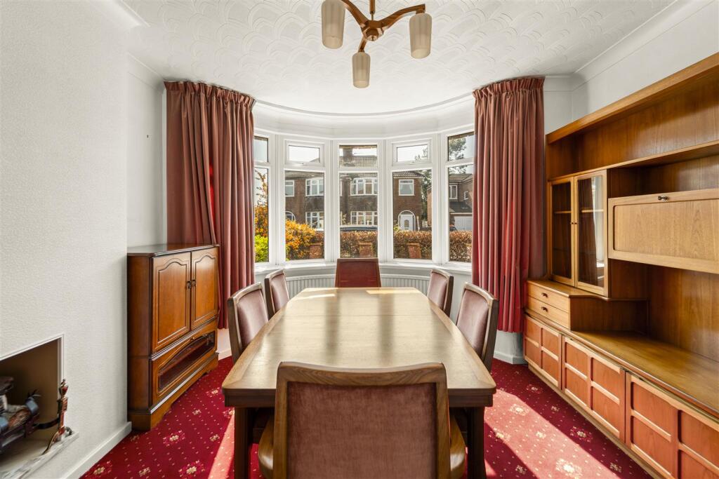 Okehampton Crescent, Sale - View 6