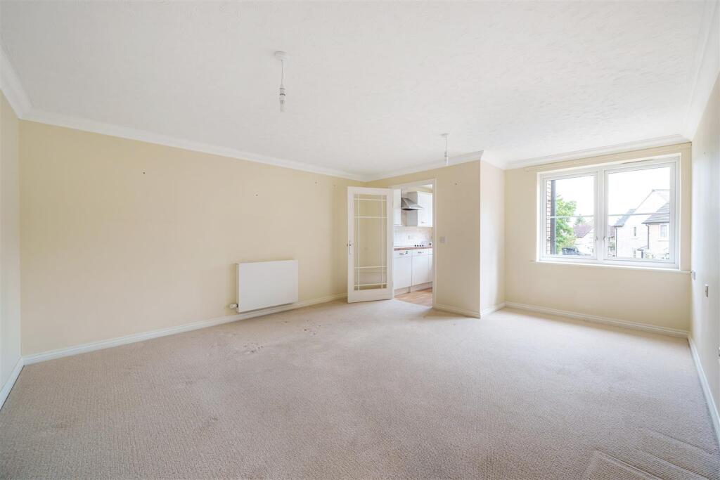 Beecham Lodge, Cirencester photo 3
