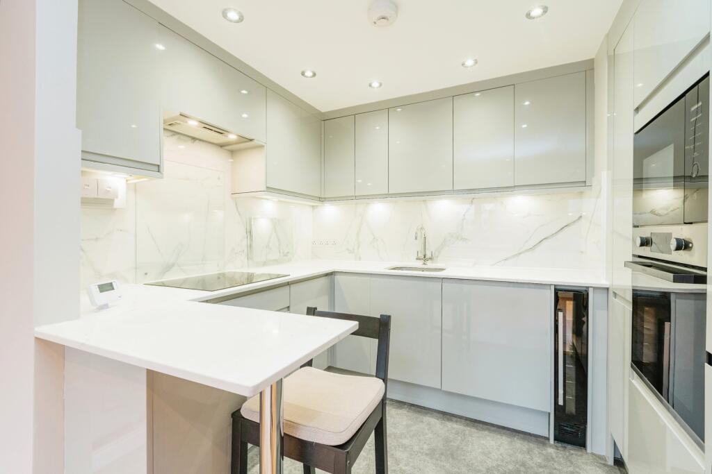 Apartment in London - View 3