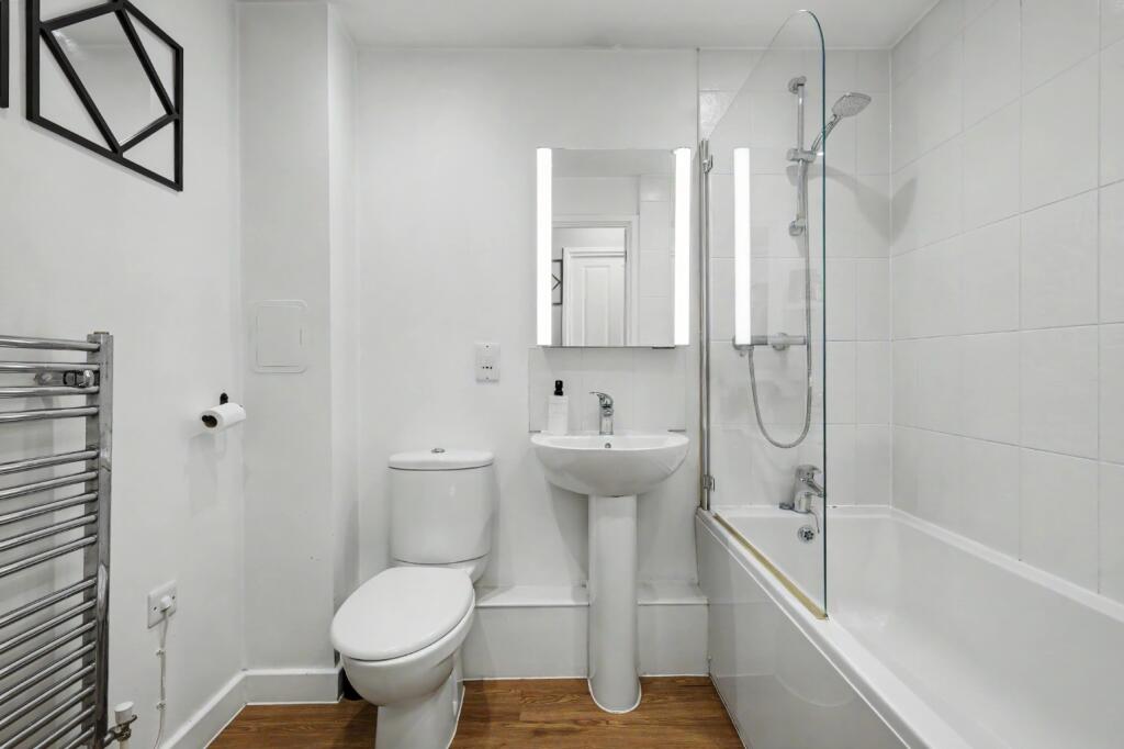 Apartment in Basildon, Essex - More