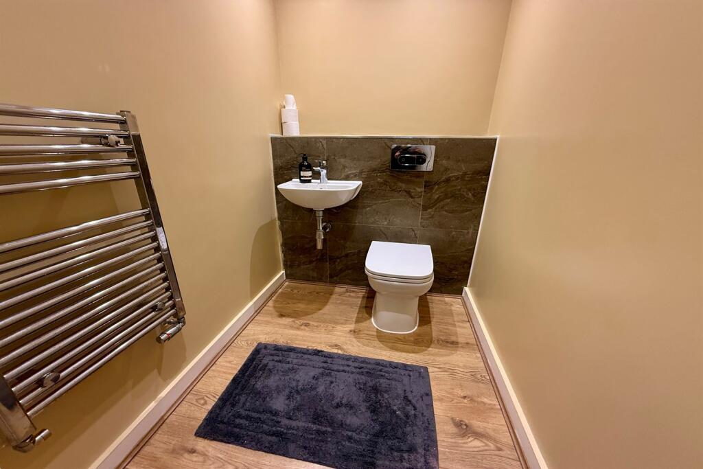 House in Stockport, Gatley - More