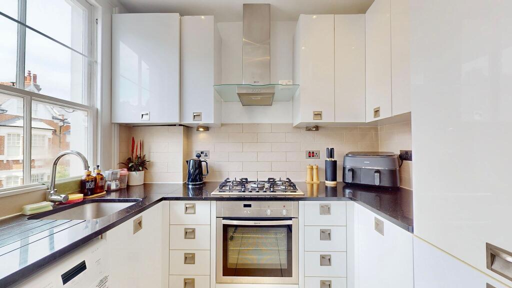Apartment in Twickenham - View 5