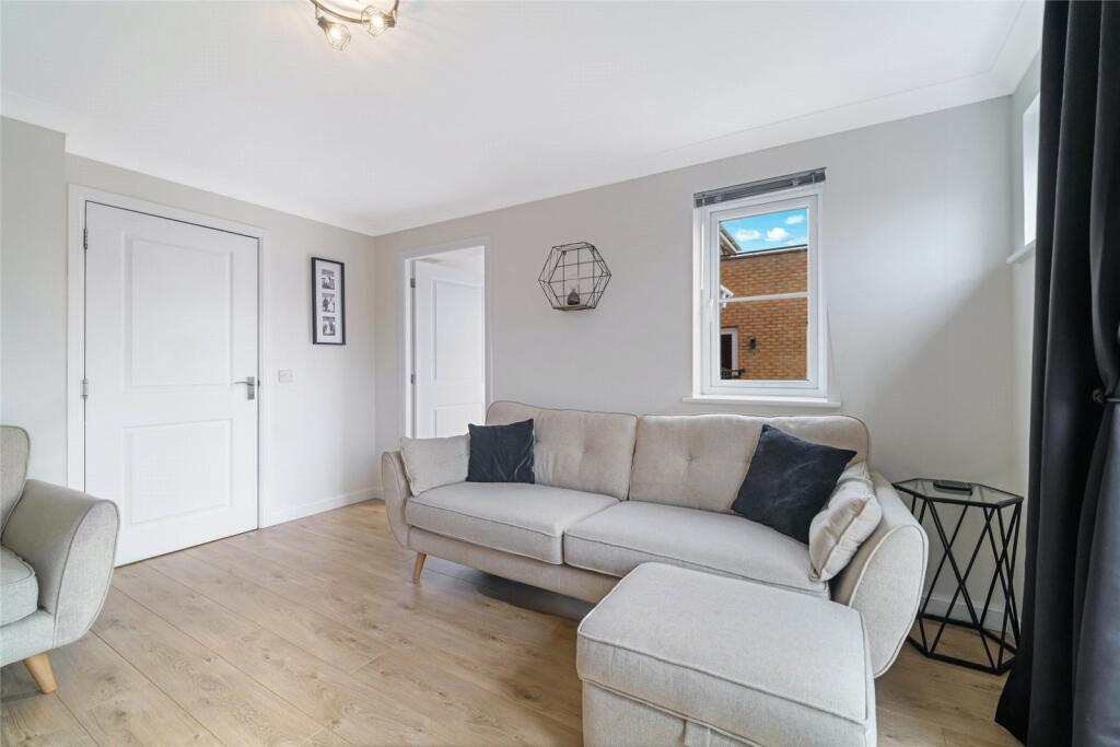 McKinley Court, Gamekeepers Wynd, East Kilbride, South Lanarkshire, G74 photo 4