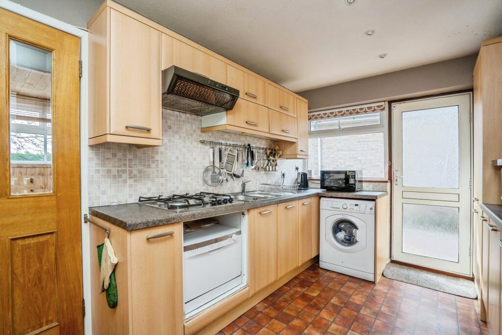 Mapletree Avenue, Waterlooville, Hampshire, PO8 - View 3