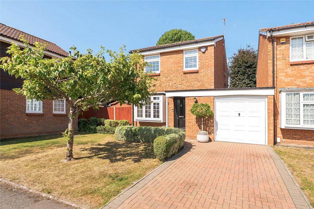 3-bed detached on Stephen Close, Orpington, £635,000