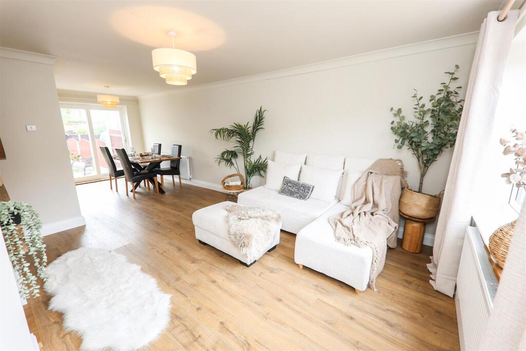 House in Doncaster, Bawtry - View 3